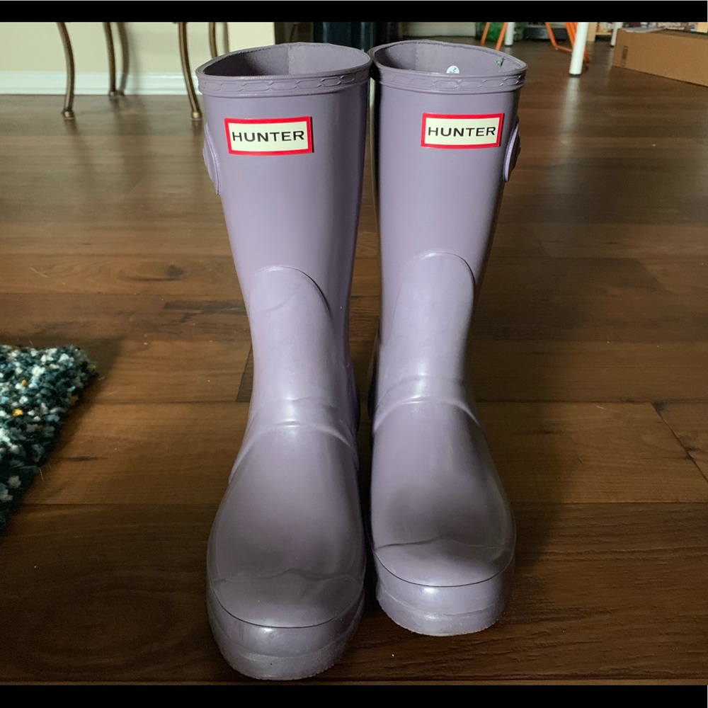 Lilac hunter boots size 8